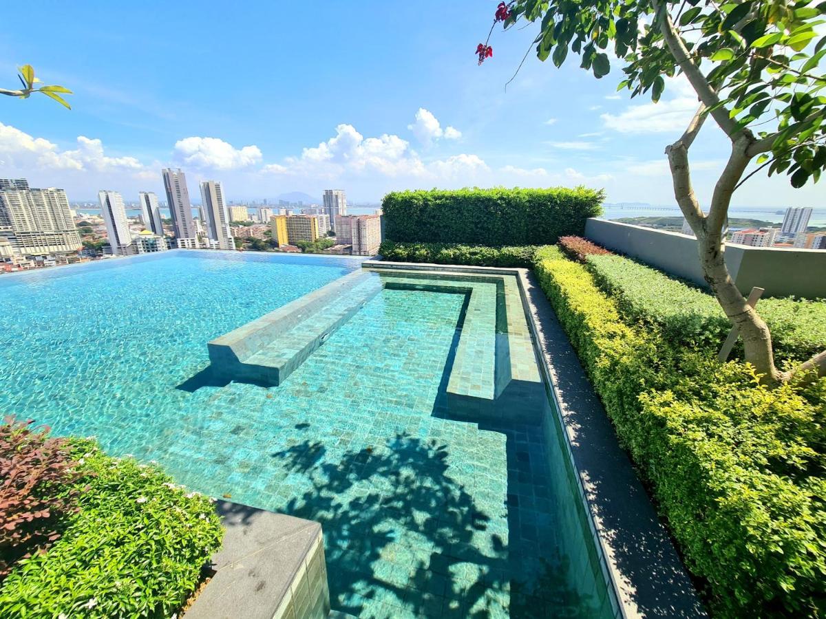 Beacon Executive Premium Suite George Town Exterior photo