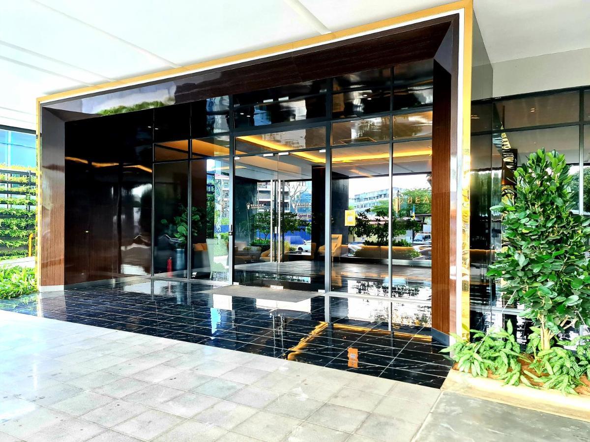 Beacon Executive Premium Suite George Town Exterior photo